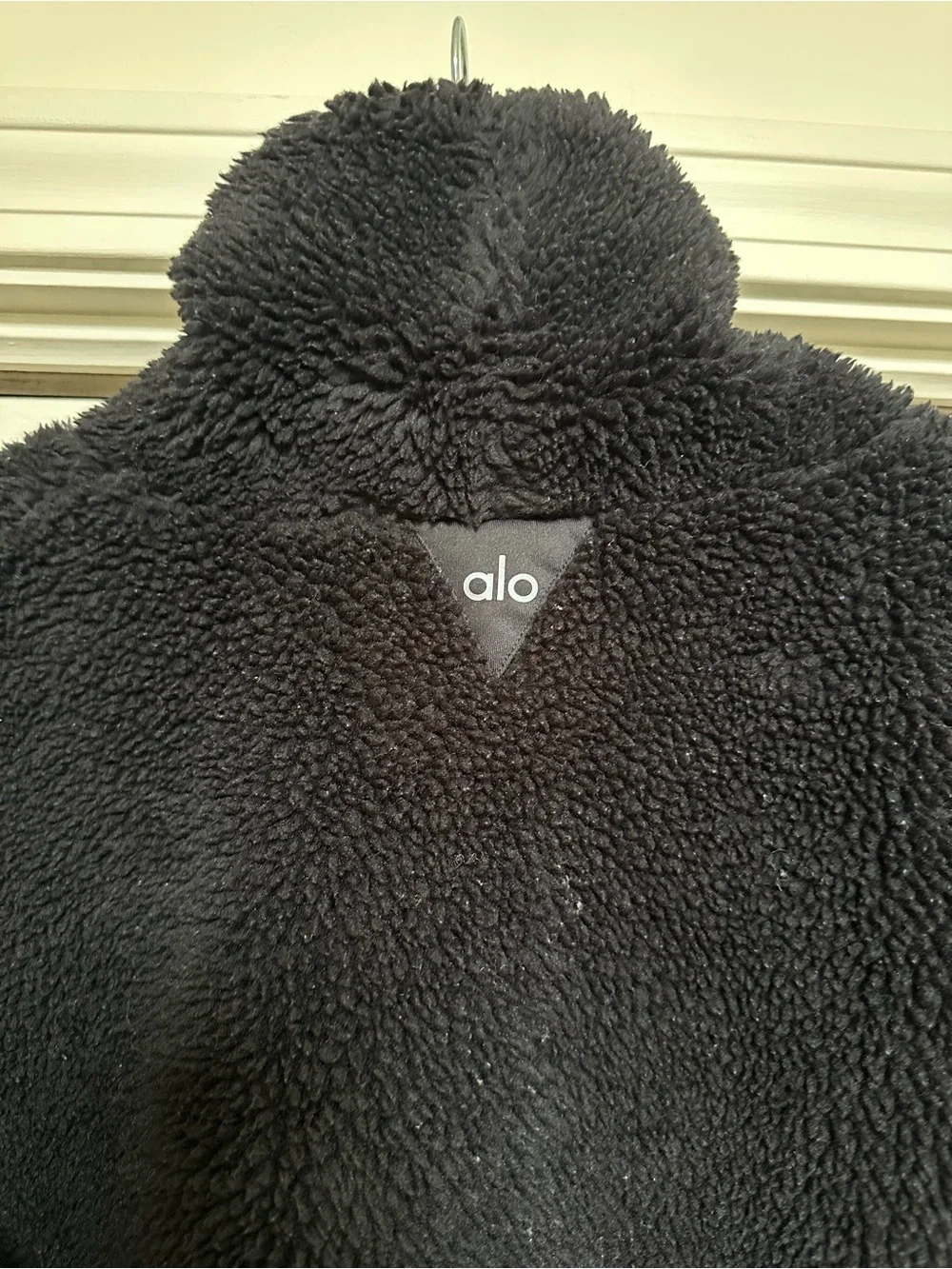 Alo Yoga Cozy up Jacket (Black)
